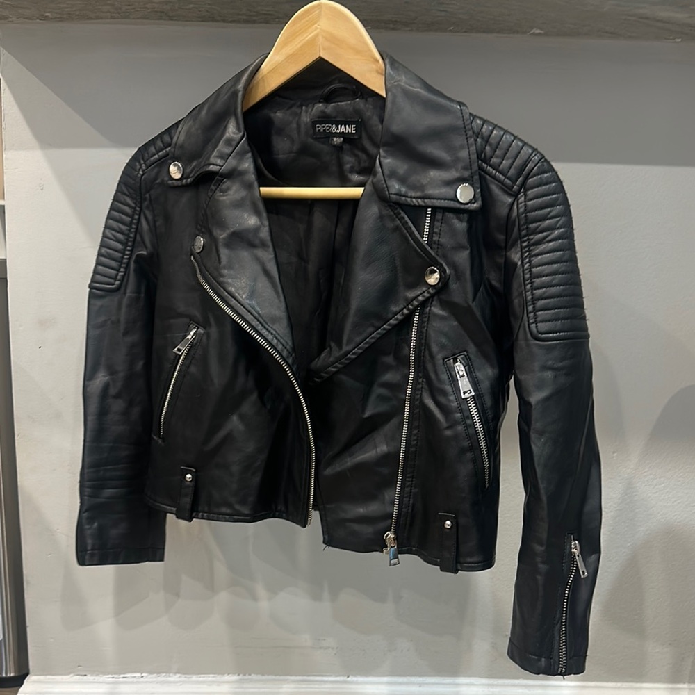 Classic Black Leather Motorcycle Jacket with Notched Lapel